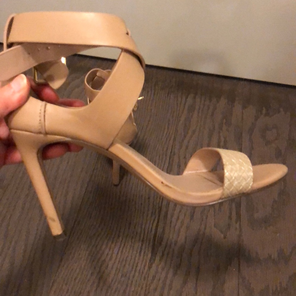 Charles David gold and nude heels size 7 - Picture 4 of 5